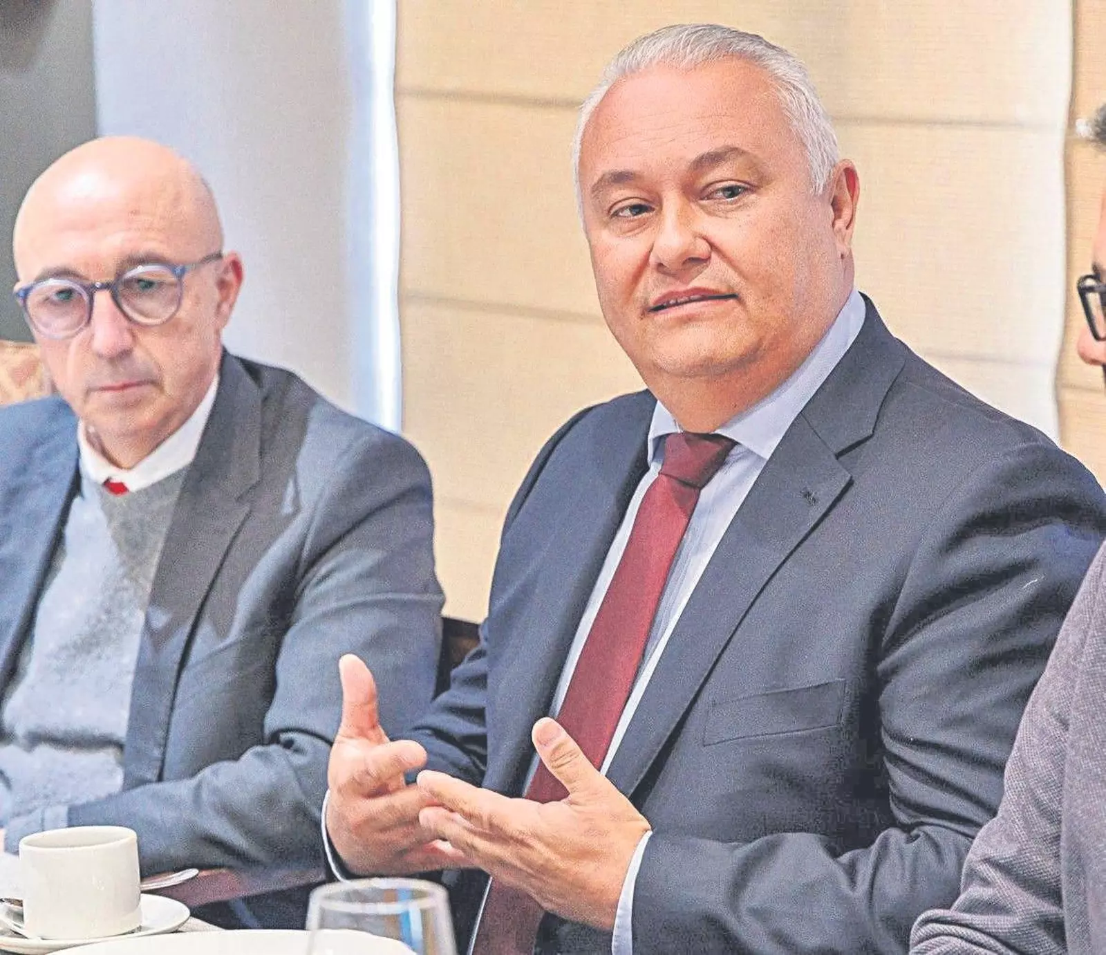 3 villero colegios profesionales